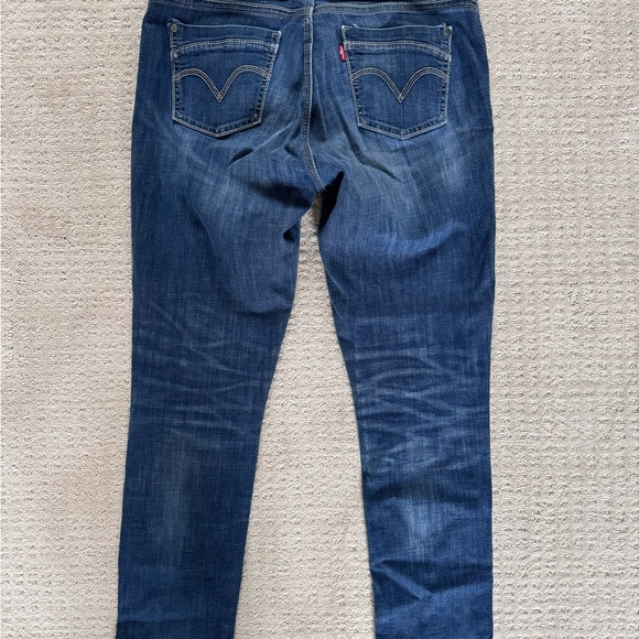 529 Women’s Levi’s Skinny Jeans Size 10 - Picture 2 of 7